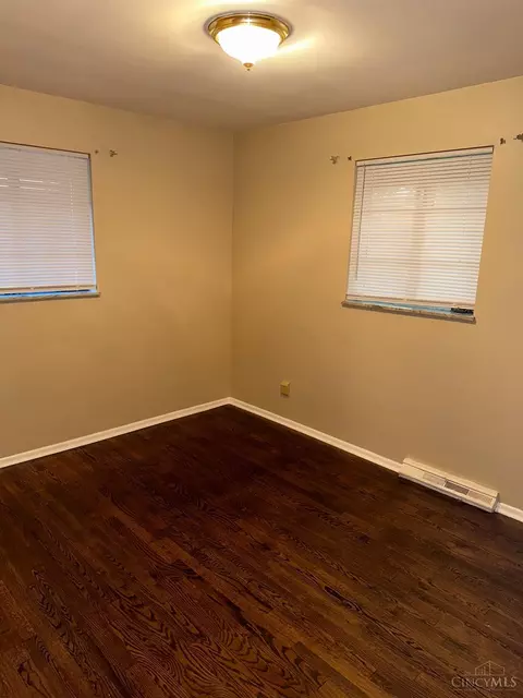 Bedroom - 9179 Neil Dr, Cincinnati, OH 45231 photo 3 of 3