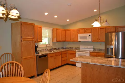 313 Oak Ridge Dr, Mount Orab, OH 45154 photo 5