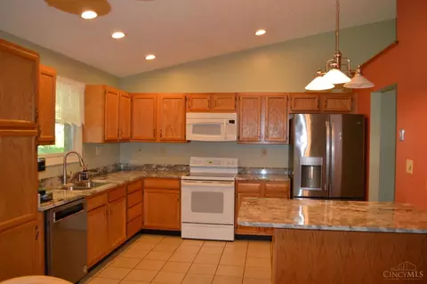 313 Oak Ridge Dr, Mount Orab, OH 45154 photo 6