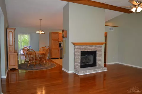313 Oak Ridge Dr, Mount Orab, OH 45154 photo 3