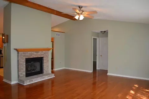 313 Oak Ridge Dr, Mount Orab, OH 45154 photo 2