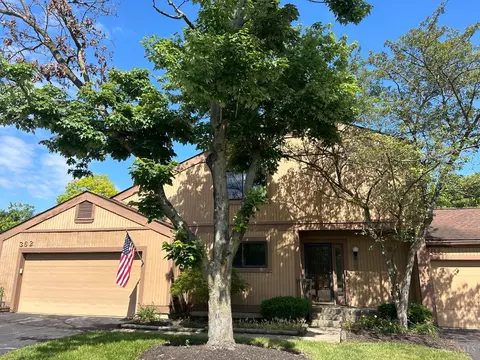 362 Walnut Ln, Mason, OH 45040
