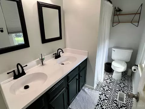 Bath - 3816 Spring Mill Way, Maineville, OH 45039 photo 1 of 3