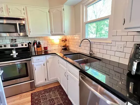 Kitchen - 3816 Spring Mill Way, Maineville, OH 45039 photo 2 of 4