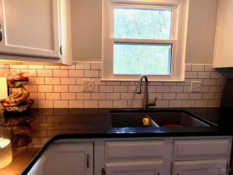 Kitchen - 3816 Spring Mill Way, Maineville, OH 45039 photo 3 of 4