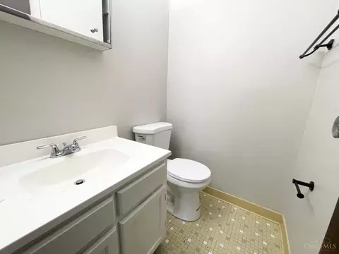 Bath - 6782 Harrison Ave #86, Cincinnati, OH 45247 photo 2 of 2