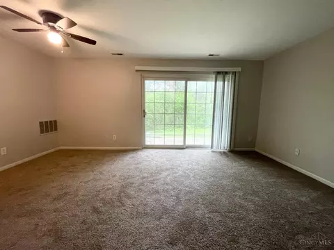 Living - 6782 Harrison Ave #86, Cincinnati, OH 45247 photo 4 of 4