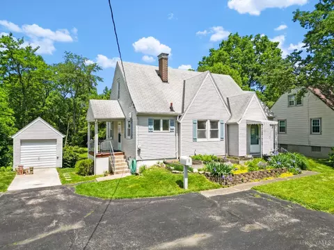 1532 Galbraith Rd, Cincinnati, OH 45231