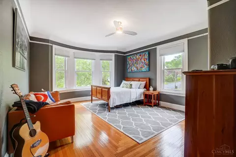 Bedroom - 328 Mcgregor Ave, Cincinnati, OH 45219 photo 1 of 12