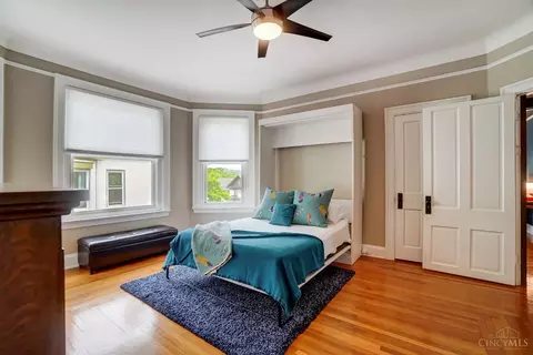Bedroom - 328 Mcgregor Ave, Cincinnati, OH 45219 photo 5 of 12