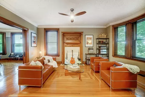 Living - 328 Mcgregor Ave, Cincinnati, OH 45219 photo 1 of 6