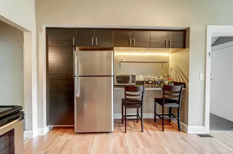 Kitchen - 328 Mcgregor Ave, Cincinnati, OH 45219 photo 8 of 8