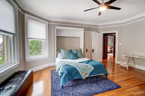 Bedroom - 328 Mcgregor Ave, Cincinnati, OH 45219 photo 6 of 12