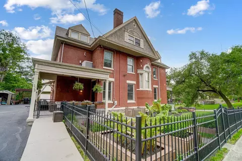 Exterior - 328 Mcgregor Ave, Cincinnati, OH 45219 photo 6 of 13