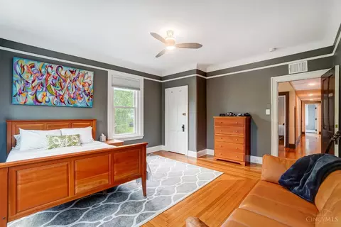 Bedroom - 328 Mcgregor Ave, Cincinnati, OH 45219 photo 2 of 12