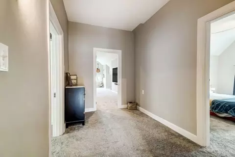 Entry Way - 328 Mcgregor Ave, Cincinnati, OH 45219 photo 14 of 15
