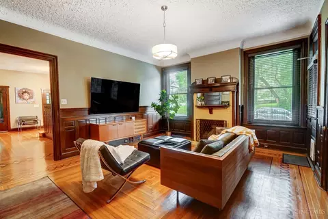Living - 328 Mcgregor Ave, Cincinnati, OH 45219 photo 4 of 6