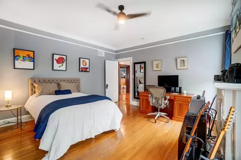 Bedroom - 328 Mcgregor Ave, Cincinnati, OH 45219 photo 8 of 12