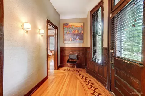 Entry Way - 328 Mcgregor Ave, Cincinnati, OH 45219 photo 1 of 15