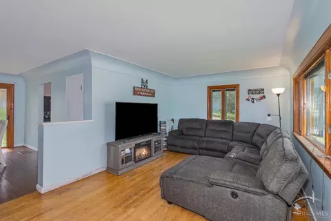 Living - 13 Imbler Dr, Greenhills, OH 45218 photo 1 of 2