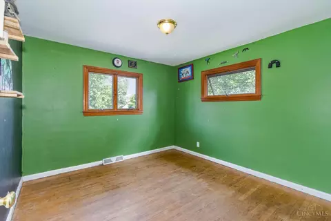 Bedroom - 13 Imbler Dr, Greenhills, OH 45218 photo 3 of 6