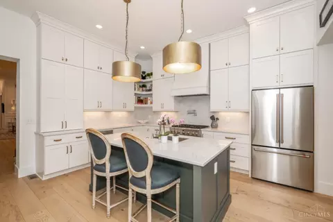 Kitchen - 1410 Elm St, Cincinnati, OH 45202 photo 2 of 8