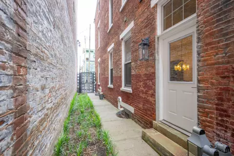 Exterior - 1410 Elm St, Cincinnati, OH 45202 photo 3 of 14