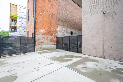 Exterior - 1410 Elm St, Cincinnati, OH 45202 photo 7 of 14