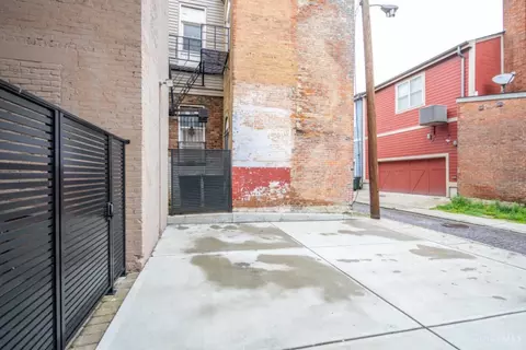 Exterior - 1410 Elm St, Cincinnati, OH 45202 photo 6 of 14