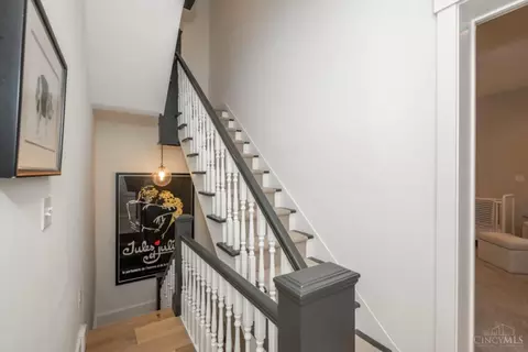 Entry Way - 1410 Elm St, Cincinnati, OH 45202 photo 6 of 12