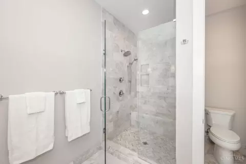 Bath - 1410 Elm St, Cincinnati, OH 45202 photo 8 of 10