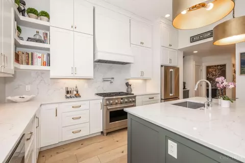Kitchen - 1410 Elm St, Cincinnati, OH 45202 photo 8 of 8