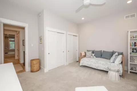 Bedroom - 1410 Elm St, Cincinnati, OH 45202 photo 2 of 7