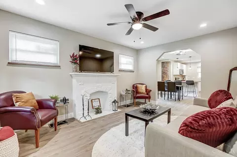 Living - 1628 Quebec Rd, Cincinnati, OH 45205 photo 2 of 2