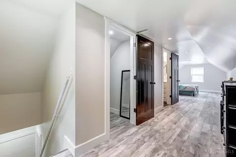 Entry Way - 1628 Quebec Rd, Cincinnati, OH 45205 photo 2 of 2