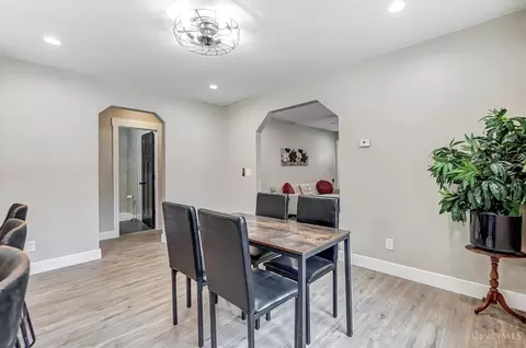 Dining - 1628 Quebec Rd, Cincinnati, OH 45205 photo 2 of 2