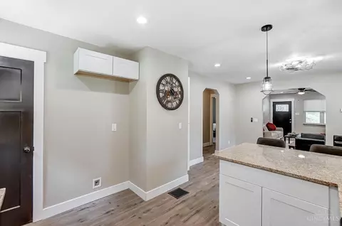 Entry Way - 1628 Quebec Rd, Cincinnati, OH 45205 photo 1 of 2