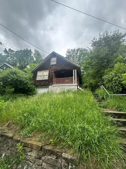 3537 Vinecrest Pl, Cincinnati, OH 45220