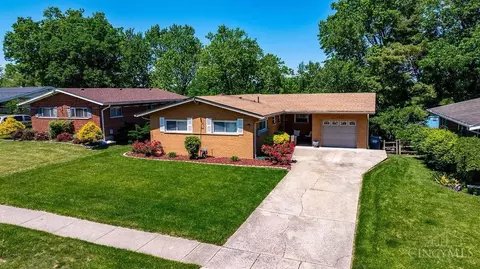 5128 Grosse Pointe Ln, Cincinnati, OH 45238