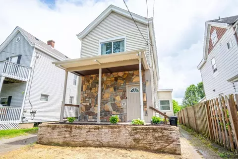 4813 Winter St, Cincinnati, OH 45226