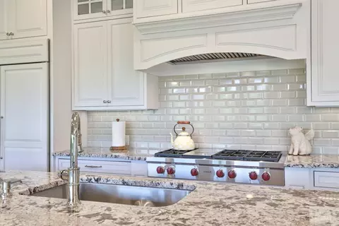 Kitchen - 41 Traditions Turn, Montgomery, OH 45249 photo 6 of 8