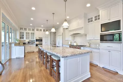 Kitchen - 41 Traditions Turn, Montgomery, OH 45249 photo 3 of 8