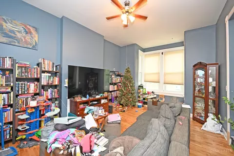 Living - 773 Summit Ave, Cincinnati, OH 45204 photo 1 of 2