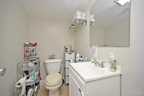 Bath - 773 Summit Ave, Cincinnati, OH 45204 photo 4 of 4
