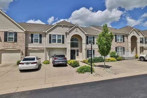 200 Logsby Pl #E, Milford, OH 45150