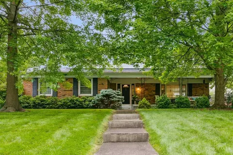 9898 Barnsley Ct, Montgomery, OH 45242