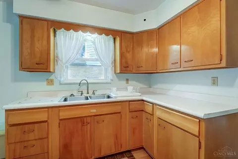 Kitchen - 4114 Edith Ave, Cincinnati, OH 45227 photo 2 of 3