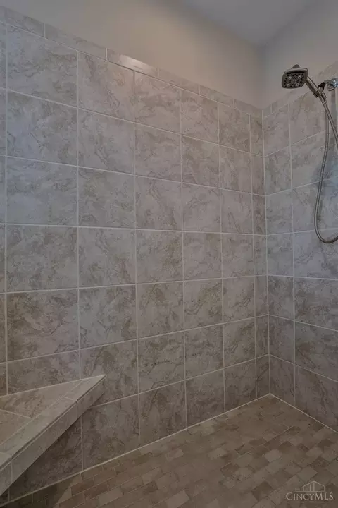 Bath - 4709 Hampton Pointe Dr, Dent, OH 45248 photo 4 of 6