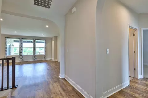 Entry Way - 4709 Hampton Pointe Dr, Dent, OH 45248 photo 2 of 3