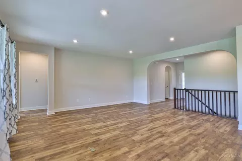Living - 4709 Hampton Pointe Dr, Dent, OH 45248 photo 3 of 7